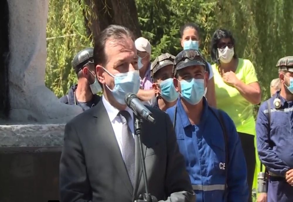Premierul Orban huiduit de minerii de pe Valea Jiului