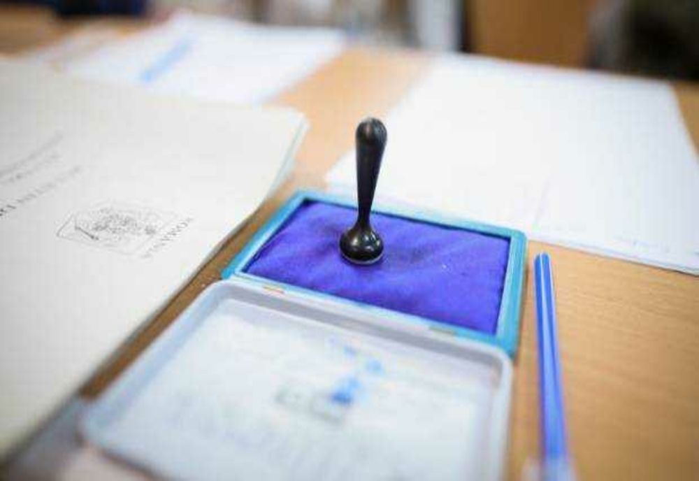 REPOZIȚIONARE TOTALĂ ÎN INTENȚIILE DE VOT, ÎN PRAG DE ALEGERI. DATELE CELUI MAI RECENT SONDAJ CURS DINAMITEAZĂ CLASA POLITICĂ. PE CINE VOR ROMÂNII LA COTROCENI?