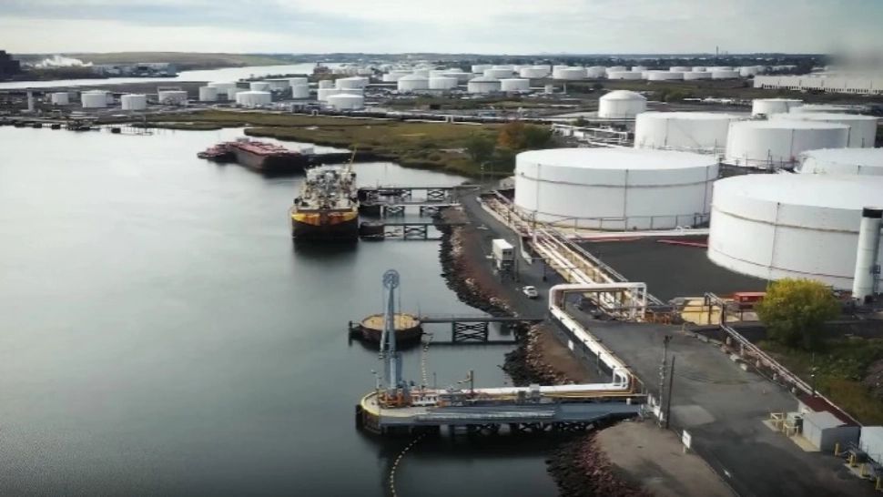 Statele Unite vor permite Indiei, temporar, să cumpere petrol rusesc